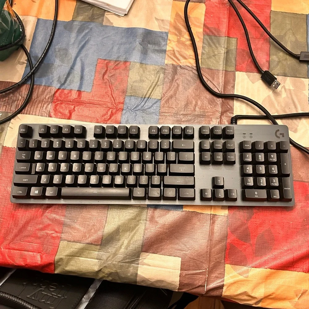 Gaming keyboard, red leds, used but in great condition
